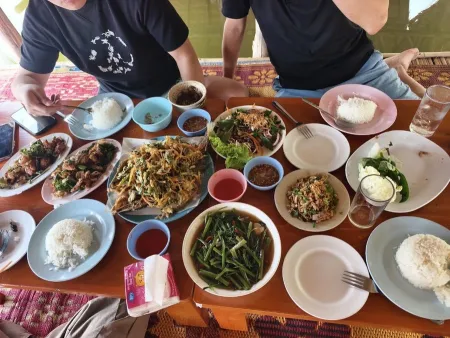 Huai Tueng Thao Lake Restaurant