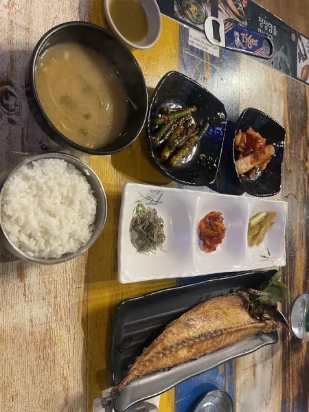 Jeju Saengseon Gui Ollae Bapsang Sadang Branch