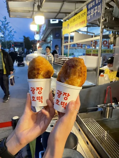 Gwangjang Hotteok