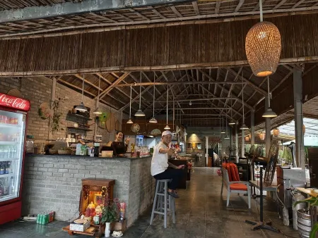 Basket Boat Cafe