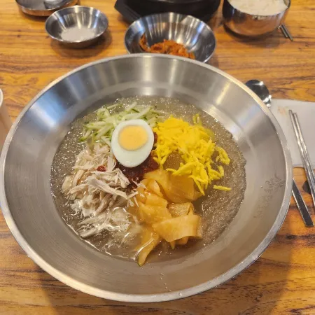 언양닭칼국수 부산시청점