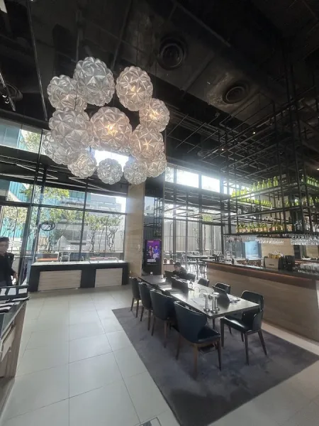 Komyuniti Bar & Restaurant