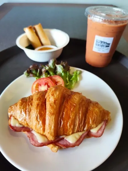 Kin & Koff Restaurant and Café