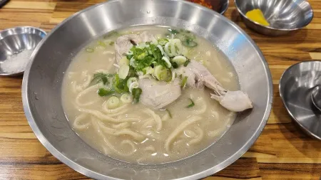 彥陽雞刀削麵 兵營店