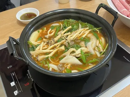 Deungchon Shabu Kalguksu Wangsimni Station Branch