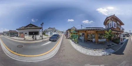 Hwangnidan-gil Street