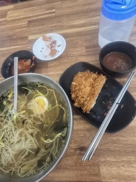 Songga Guksu Rang Donkatsu
