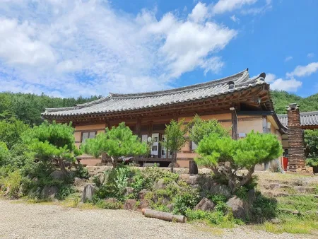 Deulan-gil Pension