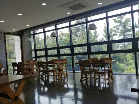 Subin Coffee, Restaurant