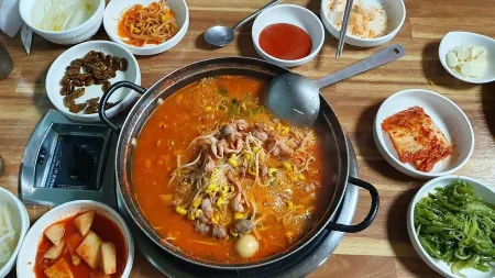 Hyeondae Daknaejang