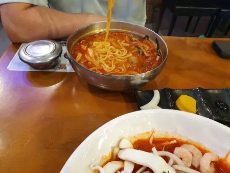 Chinggu Jjamppong