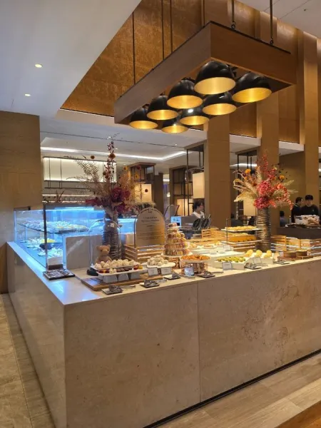 Grand Kitchen