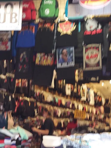 L A Outlet Inc