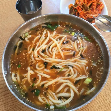 이삭홍두깨칼국수