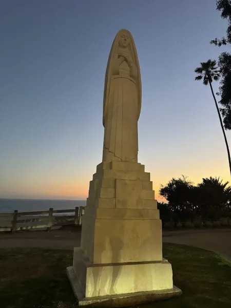 Santa Monica Ghosts: Ghost Tours & Haunted Pub Crawls