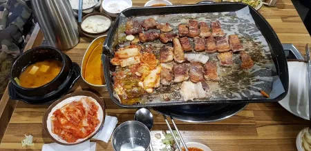 Hongdae Ap Samgyeopsal