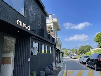 Muwol Suwon Haenggung