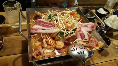 Tsutenkaku Motsunabeya Dotombori