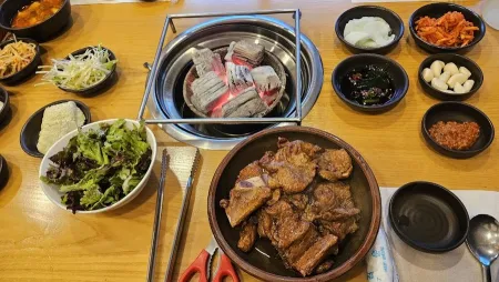 Myeongdong Dwaeji Hanmari