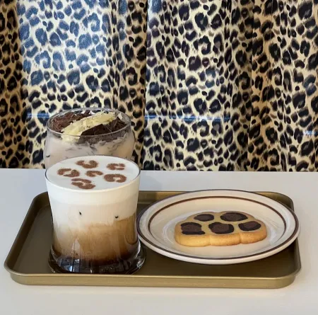 Leopard Cafe