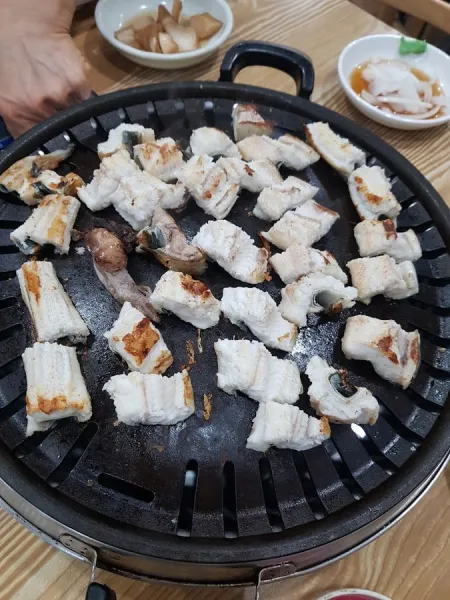 Yonggung Jangeo Maeul