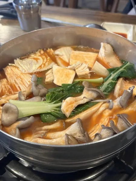 Dongchon Shabu Kalguksu Pungnap Branch