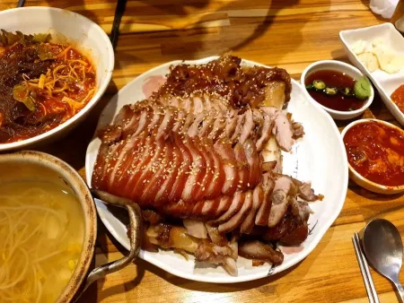 Deokcheon Jokbal
