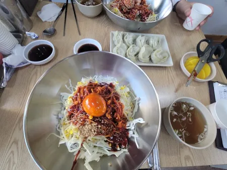 Myeongdong Son Mandu