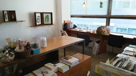 Calo Bookshop & Cafe / Calo Gallery