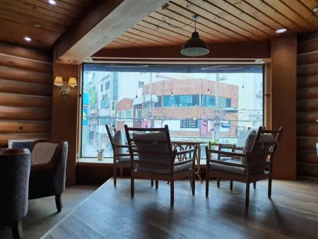 Caffe Jeonramhoeui Geurim