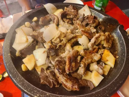 Ppoyan Gopchang