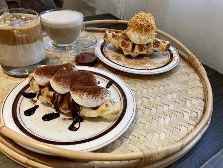 Cafe+82