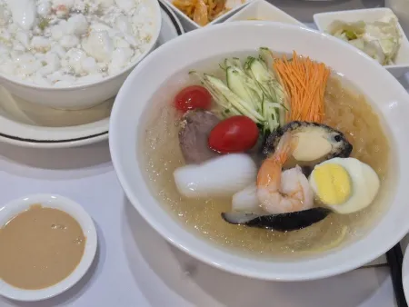 더퍼스트 서래향 원베일리점