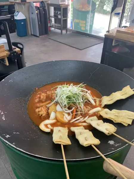 통큰솥뚜껑닭볶음탕 부산배산역점