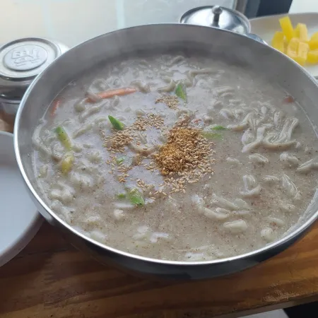 故鄉家刀削麵
