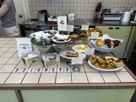 Louis Bake Shop