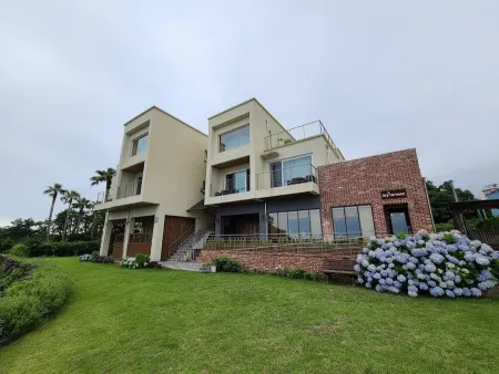 Jeju GoldOne Hotel & Suites - 5 Star Award Winning Boutique Hotel