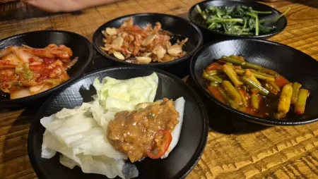 코리아식당 홍대점