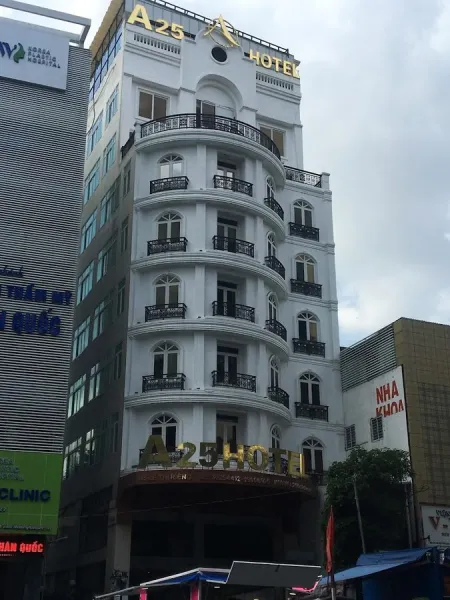 Queen Ann Hotel Sai Gon