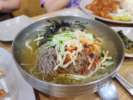 藝家蕎麥涼麵 達洞店