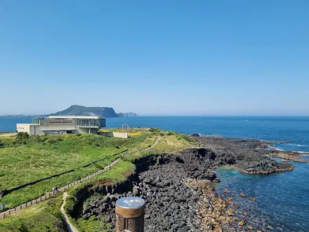 Jeju Glass House