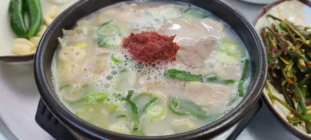 Yangsan Dwaeji Gukbap