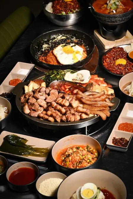 Dwae Bong Samgyeopsal Cheonho Branch