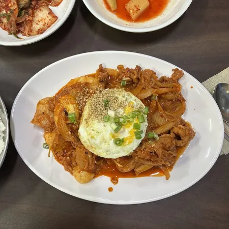 Daemosan Kalguksu