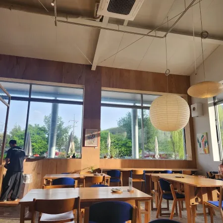 호텔 더일마