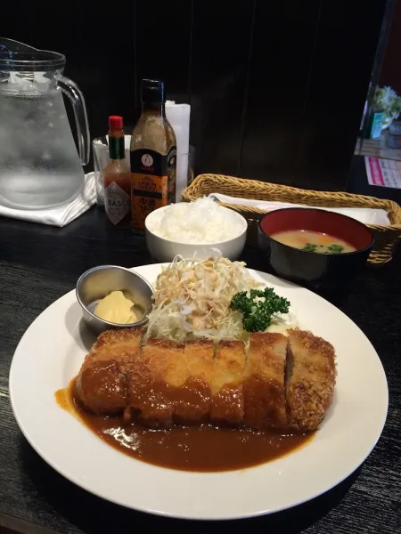 洋食 マーシュ亭