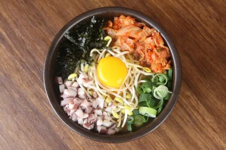 Jeonju Konggaksi Kongnamul Gukbap