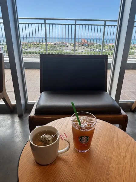 Starbucks Coffee - iias Okinawa Toyosaki