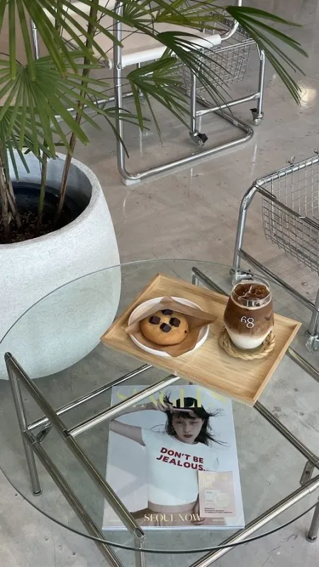 cafe june'8