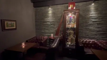 Bar The Authentic 坂梨